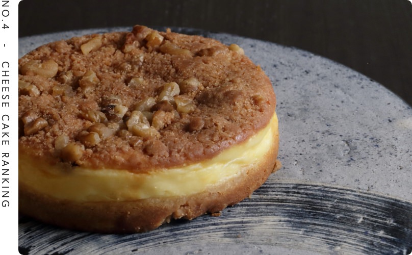 シナモンクランブルクッキーと国産林檎たっぷりのチーズケーキ
